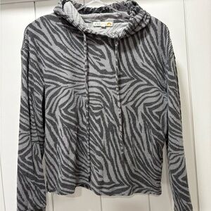 C&C California Hoodie Womens Size Small Gray Zebra Print Hooded Pullover Beachy